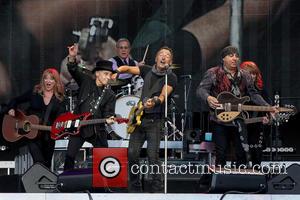 Bruce Springsteen, Steven Van Zandt, Max Weinberg, Nils Lofgren, Patti Scialfa and Soozie Tyrell