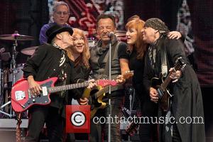 Bruce Springsteen, Nils Lofgren, Patti Scialfa, Steven Van Zandt, Max Weinberg and Soozie Tyrell