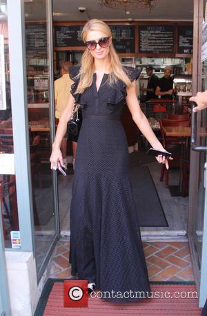 Paris Hilton picks up a smoothie and visits Anastasia Beverly Hills salon - Beverly Hills, California, United States - Monday...