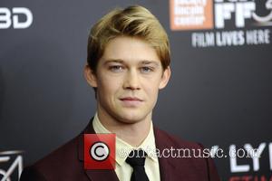 Joe Alwyn Has Come Out In Support Of His Girlfriend Taylor Swift