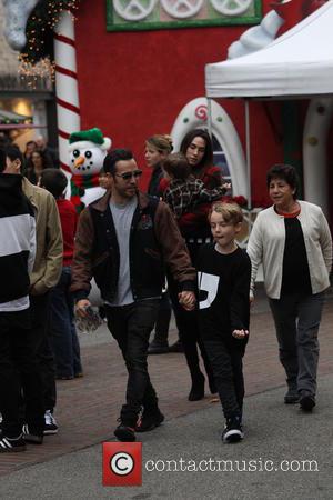 Pete Wentz, Meagan Camper, Bronx Mowgli Wentz and Saint Lazslo Wentz