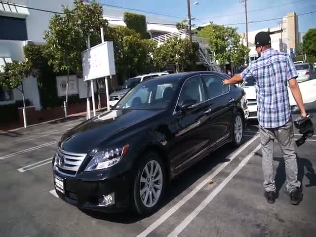 Jeremy Piven leaving the Fred Segal boutique in West Hollywood